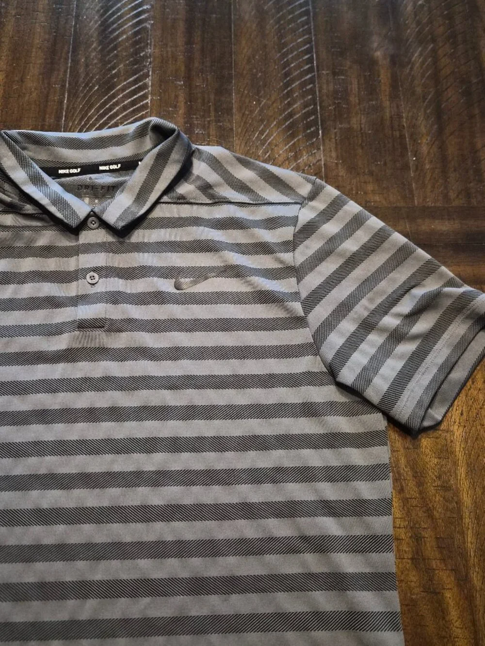 Nike Golf Dri-FIT Men's Size M Gray Striped Polo Collared Short Sleeve Logo G802